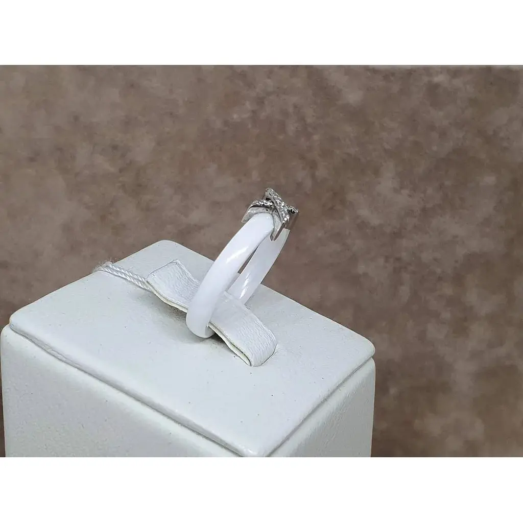 Срібне кільце Aurora з керамікою і фіанітами. С1164Б 16,5 - фото 3