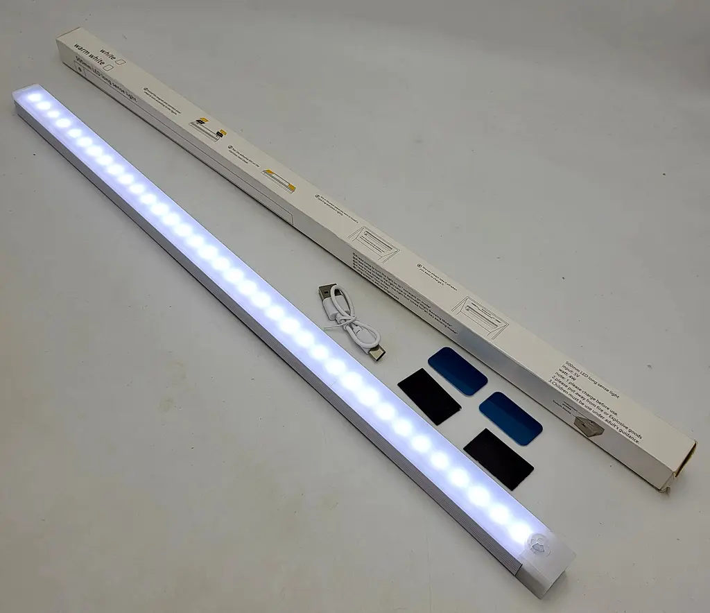 Акумуляторна LED лампа 4W з датчиком руху та регулюванням яскравості світильник з магнітами ліхтар 50см універсальне підсвічування UKC холодне світло - фото 4