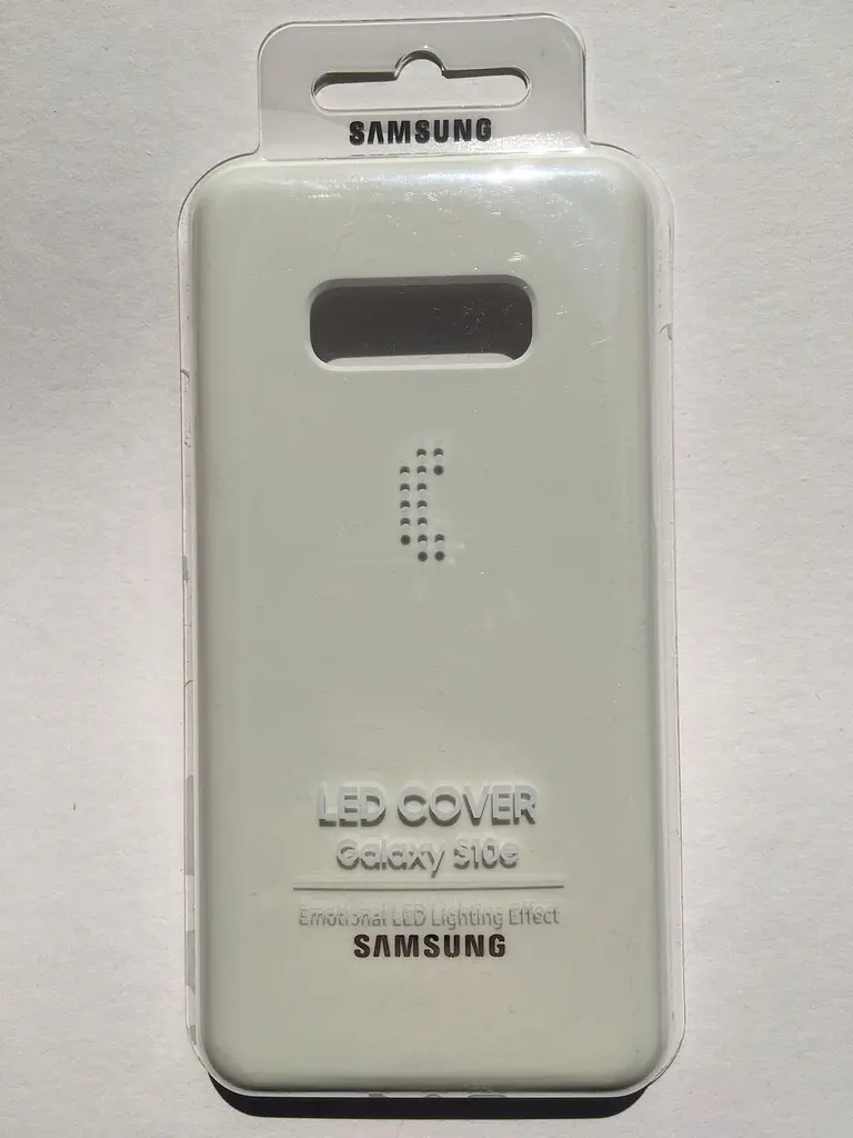 Чохол оригінальний з підсвічуванням Official LED Cover EF-KG970CWEGRU для Samsung Galaxy S10e White - фото 9