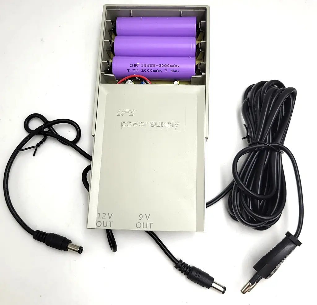 Безперебійник Powerbank UPS 6000мА (знімні 3x18650) для WI-Fi роутера, ONU, медіа конвертора ДБЖ безперебійне живлення Павербанк 9V, 12V 1-2А UKC 2112A - фото 2