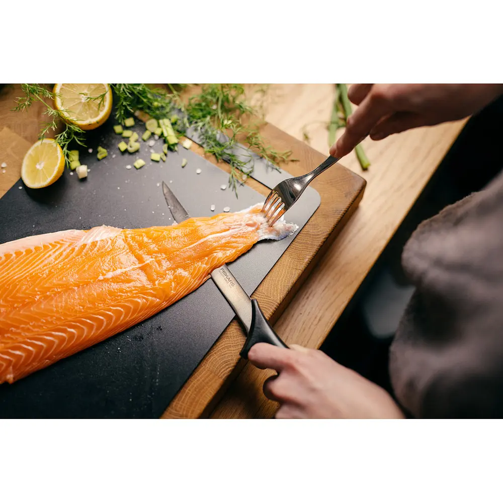 Ніж філейний Fiskars Essential 18 см (1065567) - фото 4