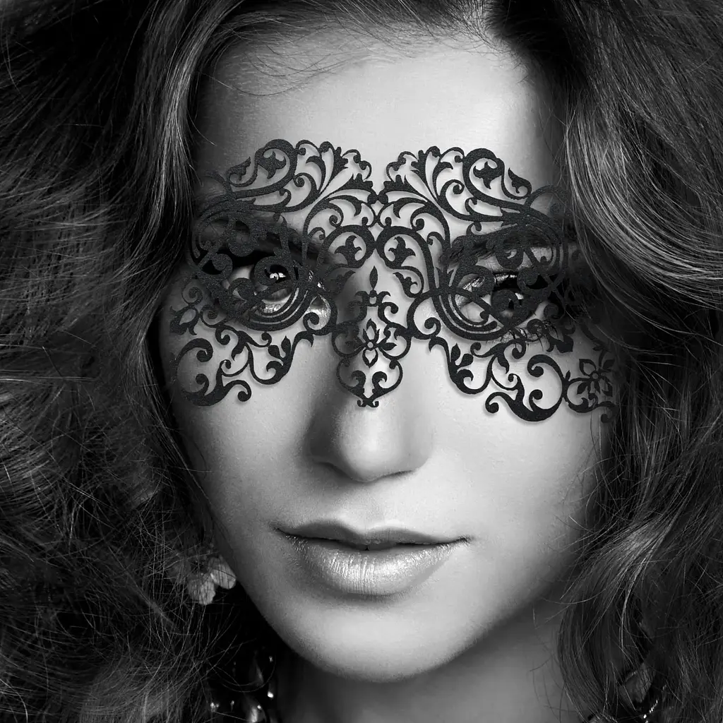 Маска на обличчя Bijoux Indiscrets - Dalila Mask, вінілова, клейове кріплення, без зав'язок - фото 2