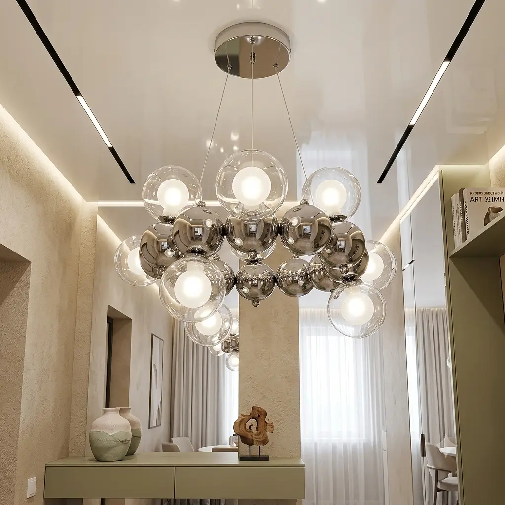 Хромована підвісна люстра Artlight 1117/12 з 12 скляними кулями і LED-кільцем, що світиться.