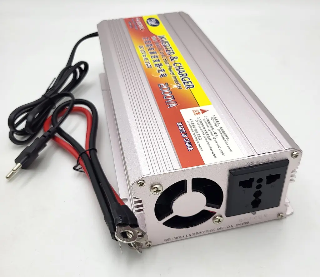 Перетворювач напруги 1000 W 12 V-220 V автомобільний інвертор з функцією заряджання акумулятора 10 A модифікована синусоїда SUNCHONGLIC 1000 Вт - фото 4