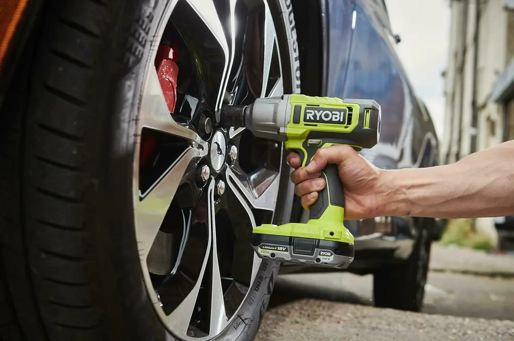 Гайковерт ударный аккумуляторный ONE+ RIW18-1C20SA3 18В Ryobi teh0025304 - фото 7