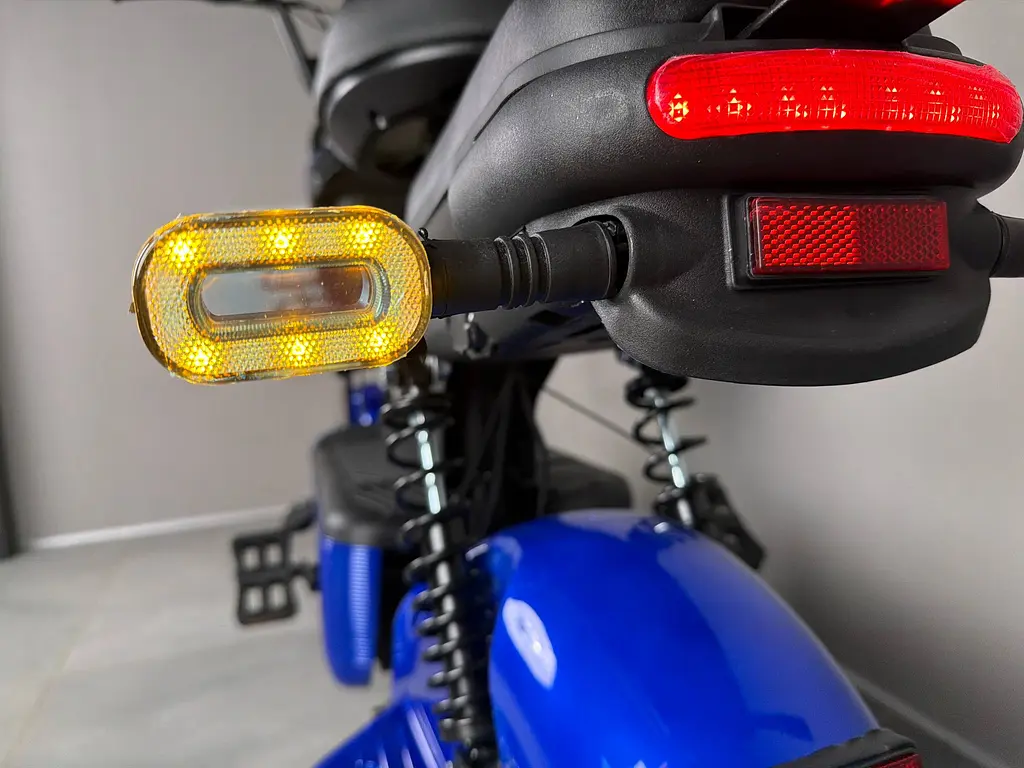 Городской электровелосипед EVOBIKE Nova S 500W с пассажирским сиденьем, поворотниками, корзиной и дисплеем, 48V 12Ah (экономный, до 40 км/ч), синего цвета - фото 14