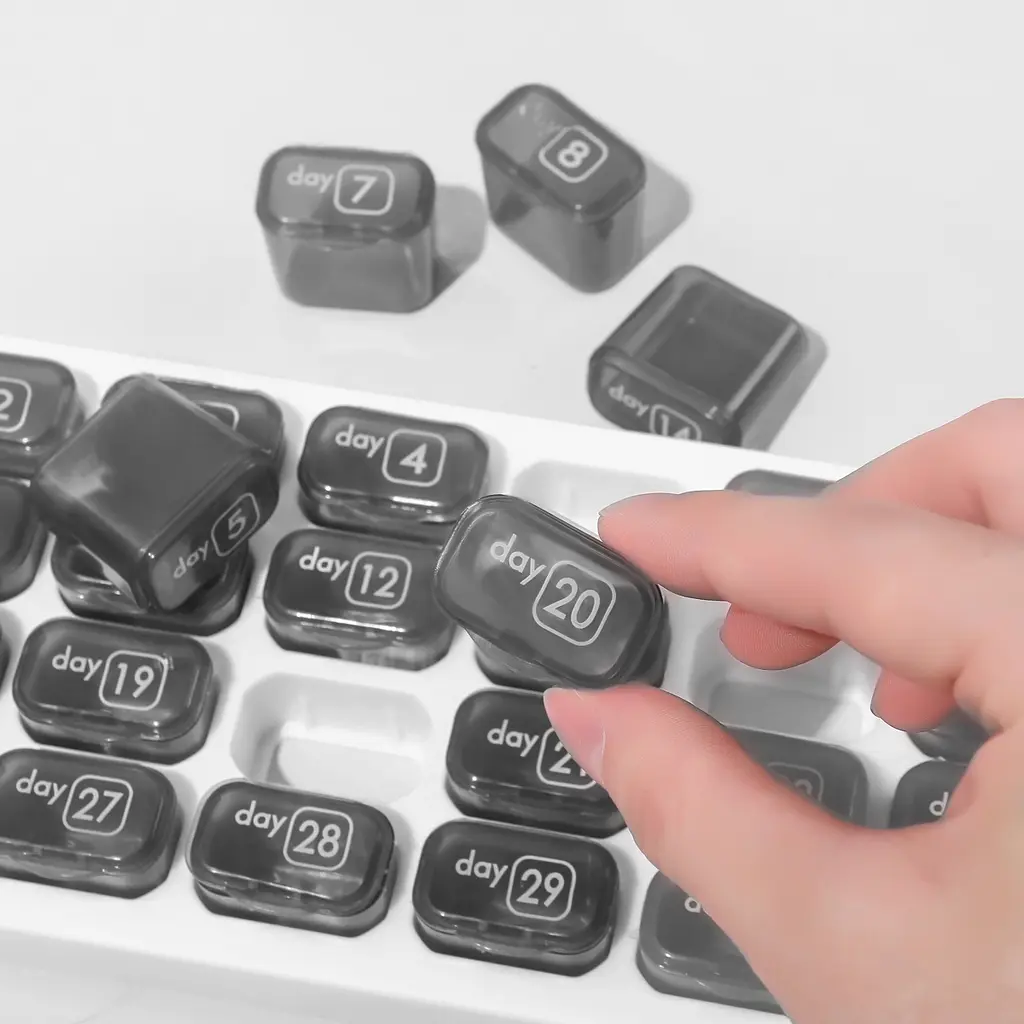 Органайзер для таблеток МВМ My Home на 31 день 285х104х29 мм біло-сірий (PC-24WHITE/GRAY) - фото 4