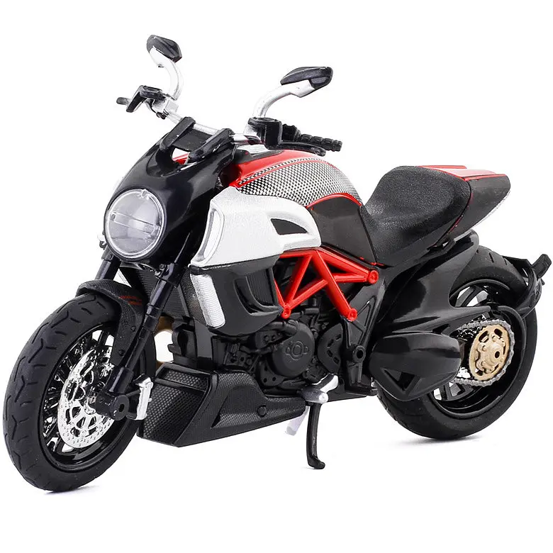 Колекційна масштабна модель мотоцикла TK Group Ducati Diavel Carbon зі світлом, звуком та амортизацією 1:12 - фото 2