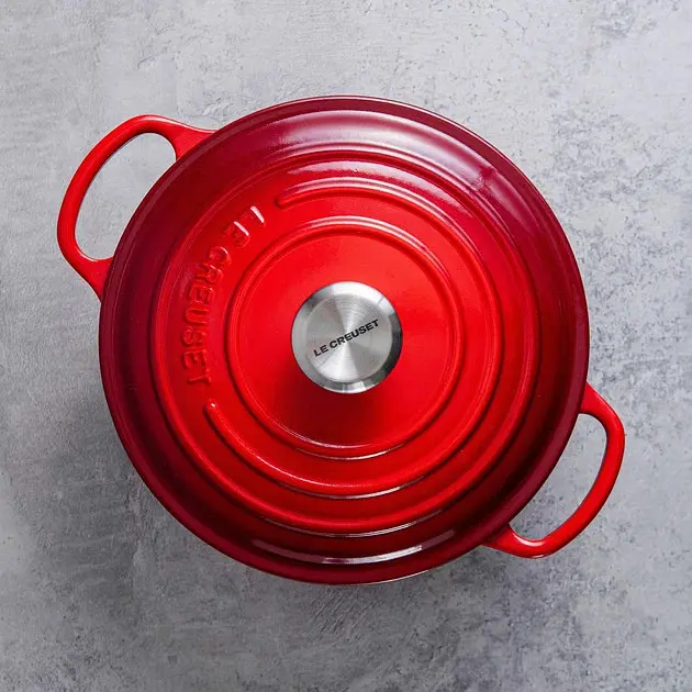Каструля із кришкою Le Creuset Signature Cast Iron Round Casserole 21177240602430 24 см 4.2 л вишнева - фото 4