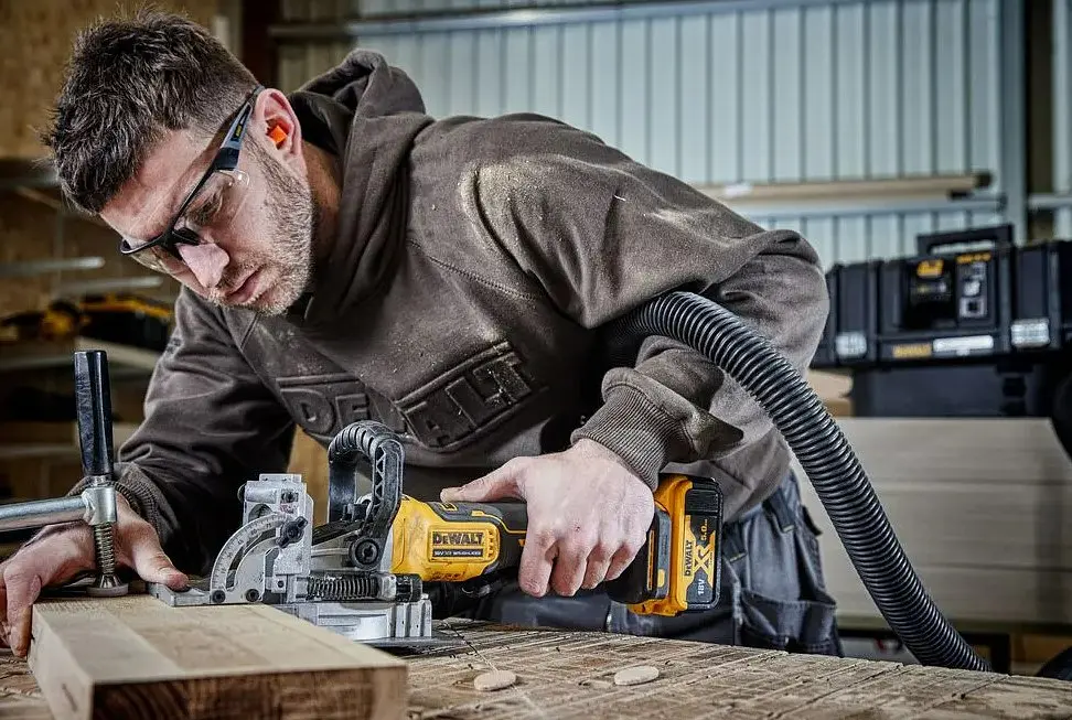 Фрезер акумуляторний DeWalt без АКБ та ЗП DCW682N - фото 8