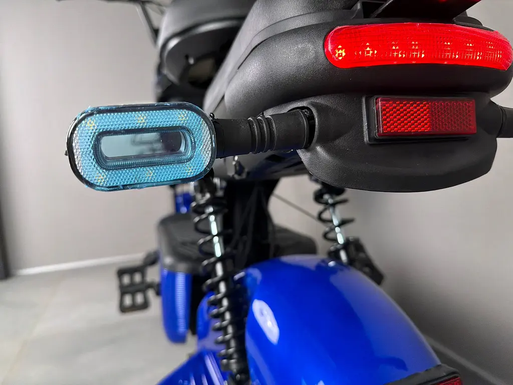 Городской электровелосипед EVOBIKE Nova S 500W с пассажирским сиденьем, поворотниками, корзиной и дисплеем, 48V 12Ah (экономный, до 40 км/ч), синего цвета - фото 17