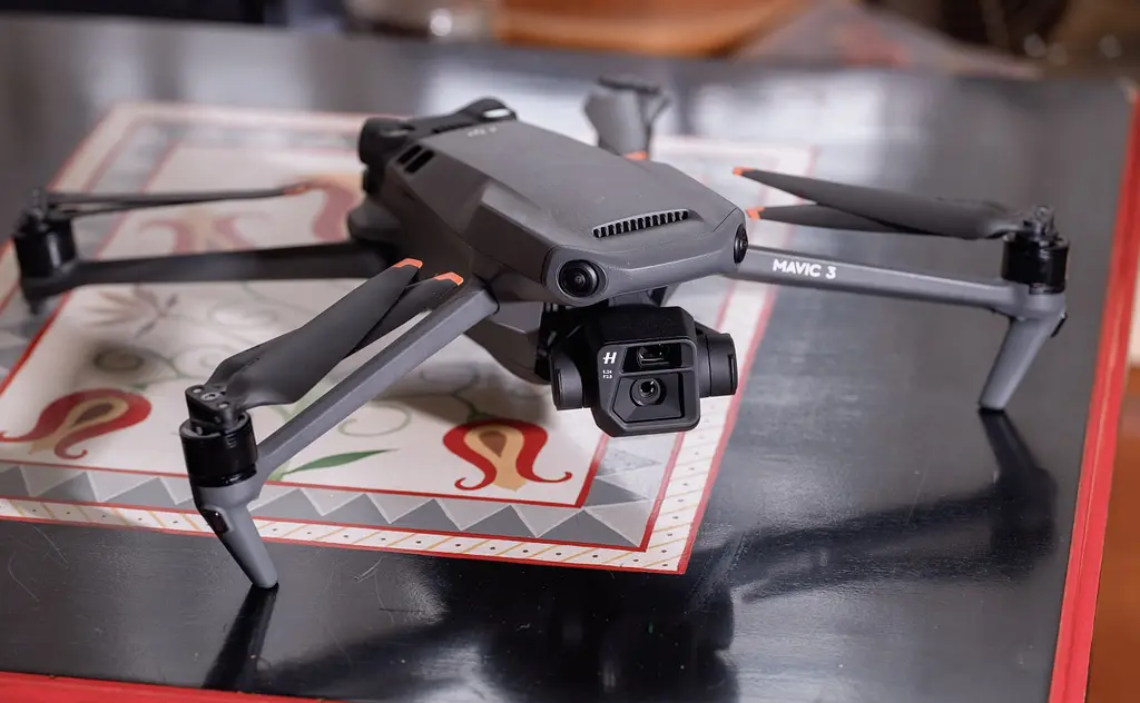 Квадрокоптер DJI Mavic 3 (CP.MA.00000447.02 CP.MA.00000447.01) - фото 7