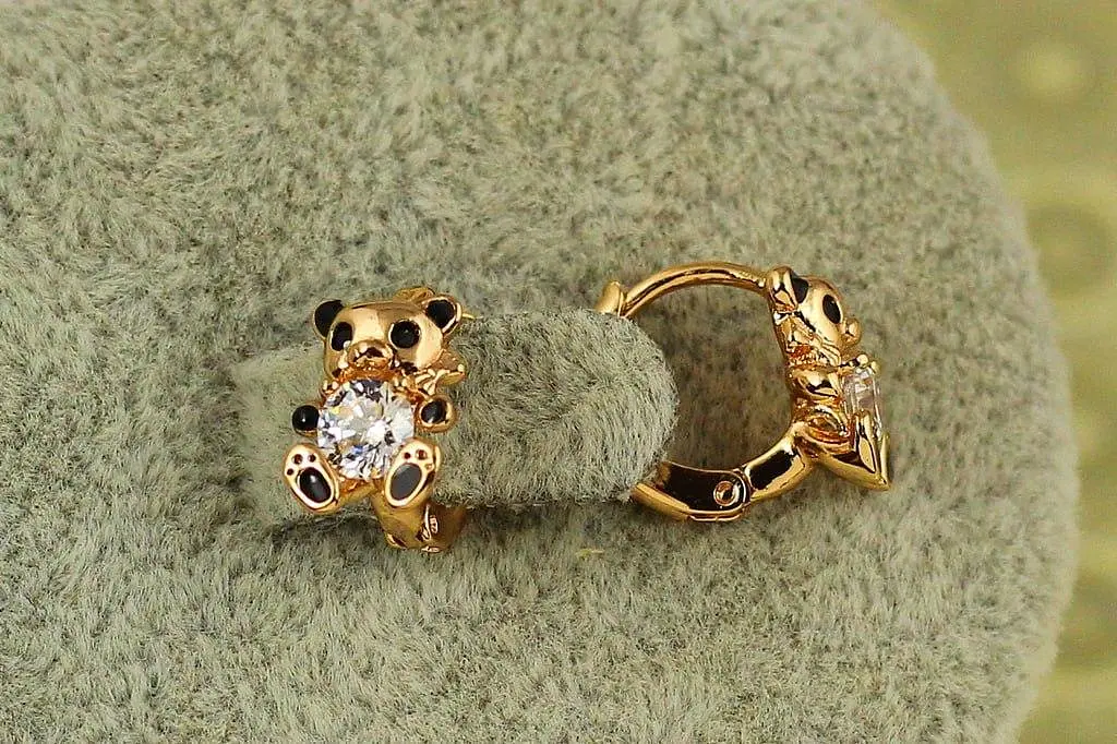 Сережки дитячі Xuping Jewelry ведмежата панди 1 см золотисті - фото 2
