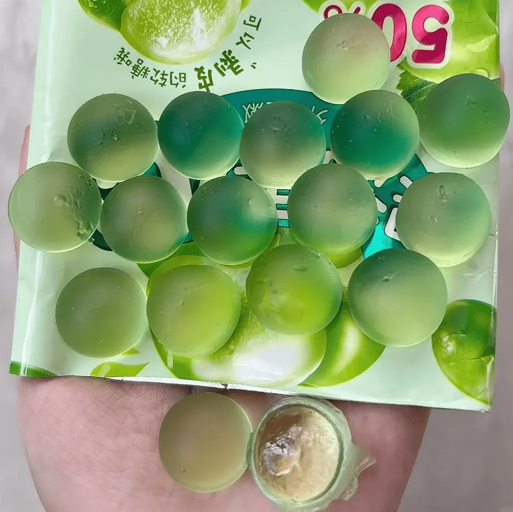 Жувальні цукерки Orion Peelable Black Grape Flavor Gummy Candy 17г - фото 6