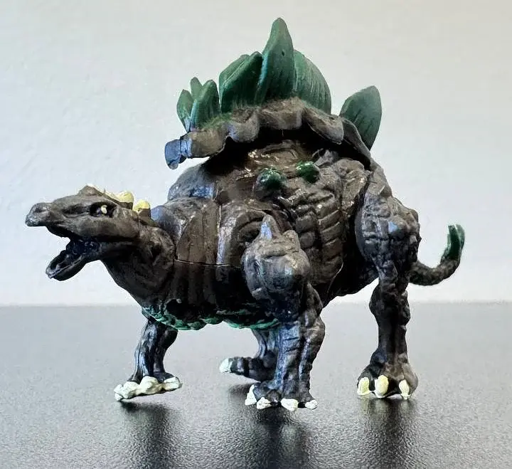 Фігурка динозавра Стегозавр фіолетово-зелений Dino Toys 56610 - фото 2