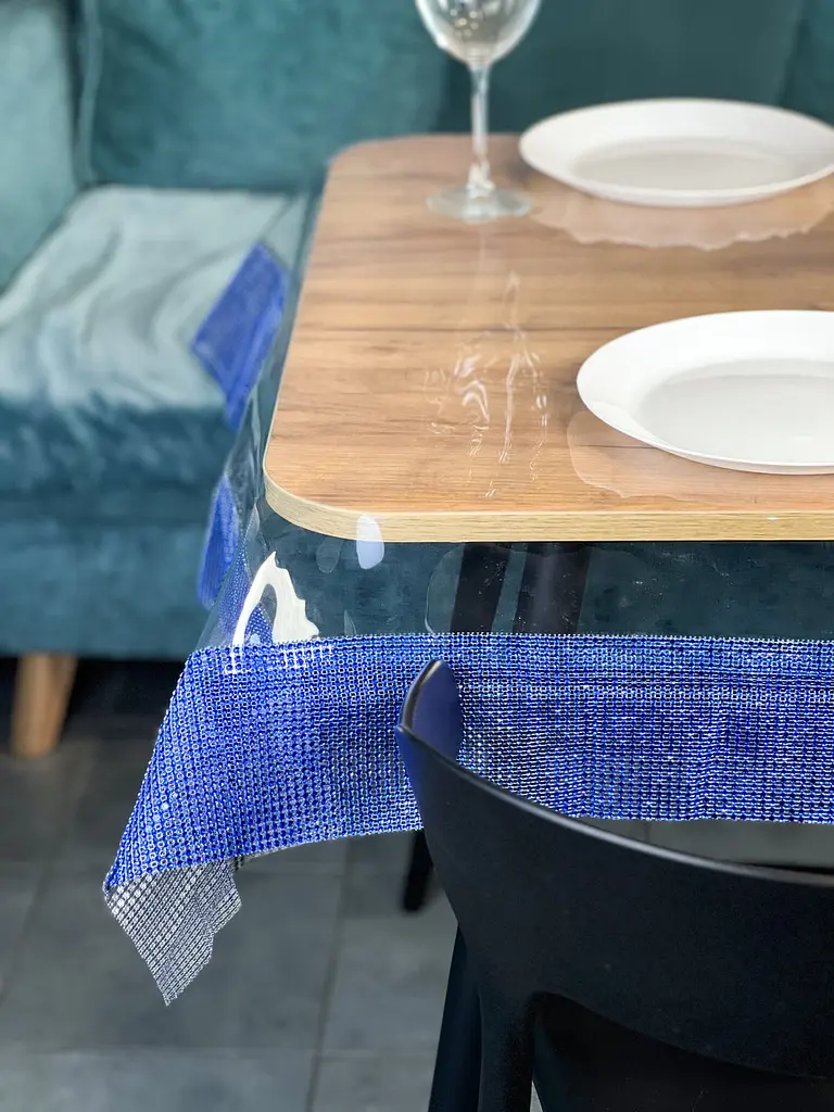 Скатерть силиконовая с синей стразовой лентой 380х190 см - фото 8