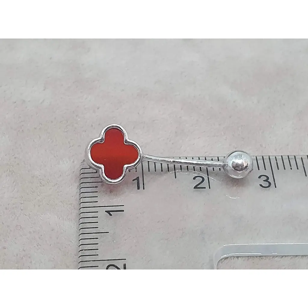 Серебряная серьга для пирсинга пупка Ирий Клевер с красным гранатом. 6026.4 - фото 4