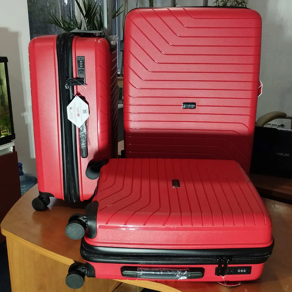 Валіза велика Swissbrand Eden (L) Polypropylene Red (SWB_LHEDE201L) - фото 3