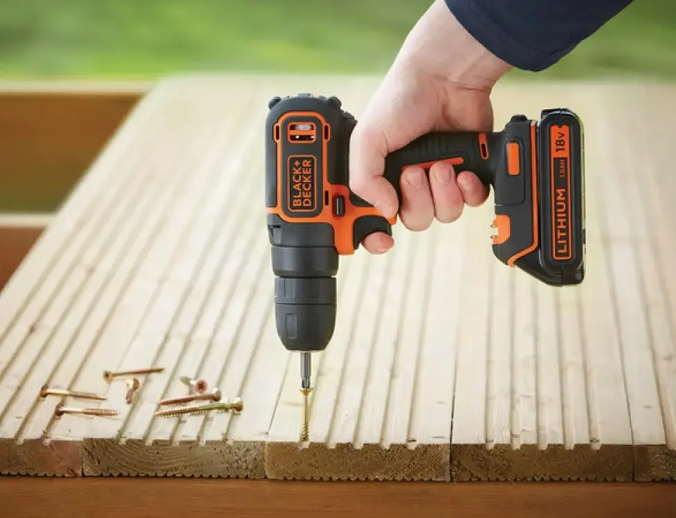 Акумуляторний дриль-шурупокрут Black+Decker з АКБ та ЗП BDCD18 - фото 4