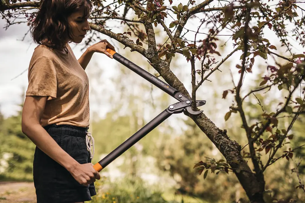 Великий площинний сучкоріз Fiskars PowerGear з загнутими лезами (L) L78 112590 (1000584) - фото 3