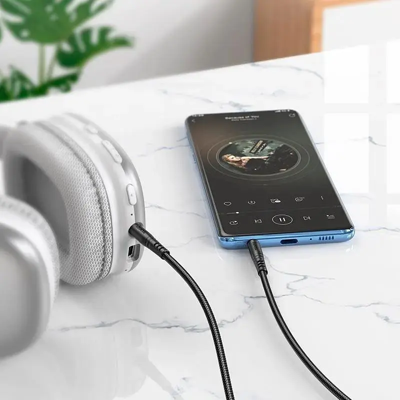 Кабель Hoco UPA24 Smooth AUX audio cable 3.5 мм - 3.5 мм 1 м чорний - фото 6