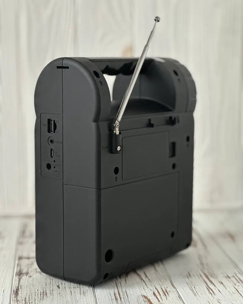 Ліхтар радіоприймач акумуляторний Bluetooth цифровий FM тюнер SD USB плеєр прожектор світильник LED лампа UKC FP-26 - фото 11