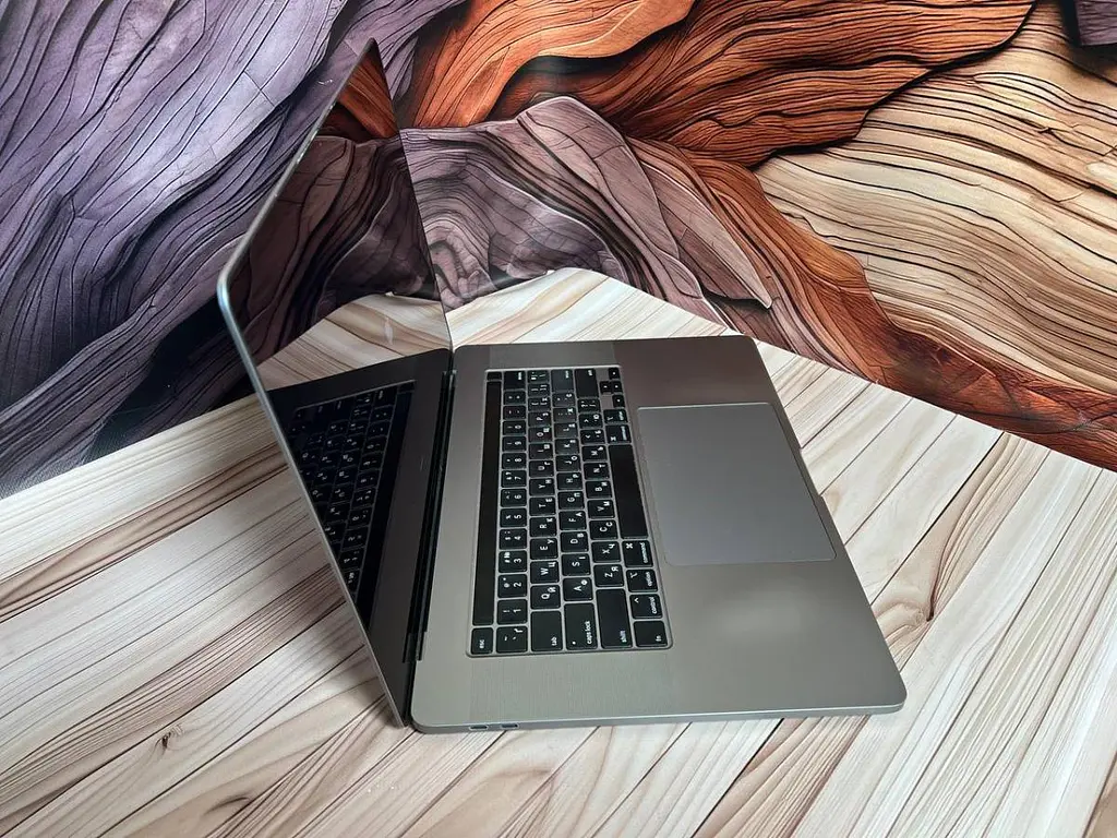 Ноутбук Apple MacBook Pro 16" A2141 i7-9750H/32/500 (C02FV2A0MD6R) Б/в - фото 4