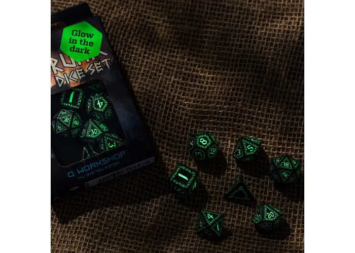 Набор кубиков Runic Black & glow-in-the-dark Dice Set , 7 шт. (SRUN03) - фото 4