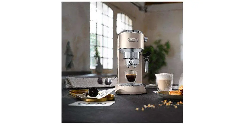 Ріжкова кавоварка еспресо Delonghi Dedica Arte EC 885.BG - фото 7