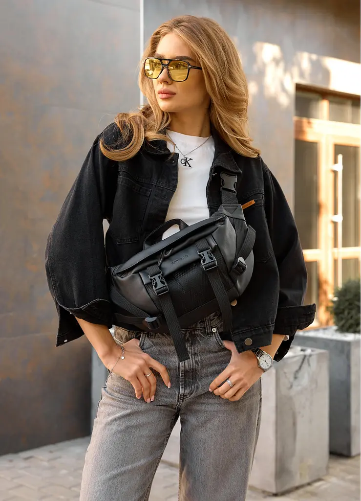 Жіноча сумка бананка Sambag Dynamicdart чорна 38 × 21 × 7 см (80411001) - фото 5