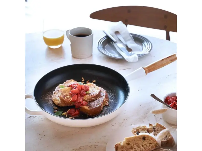 Сковорода звичайна Le Creuset Signature 28 см Meringue (20258287160422) - фото 6