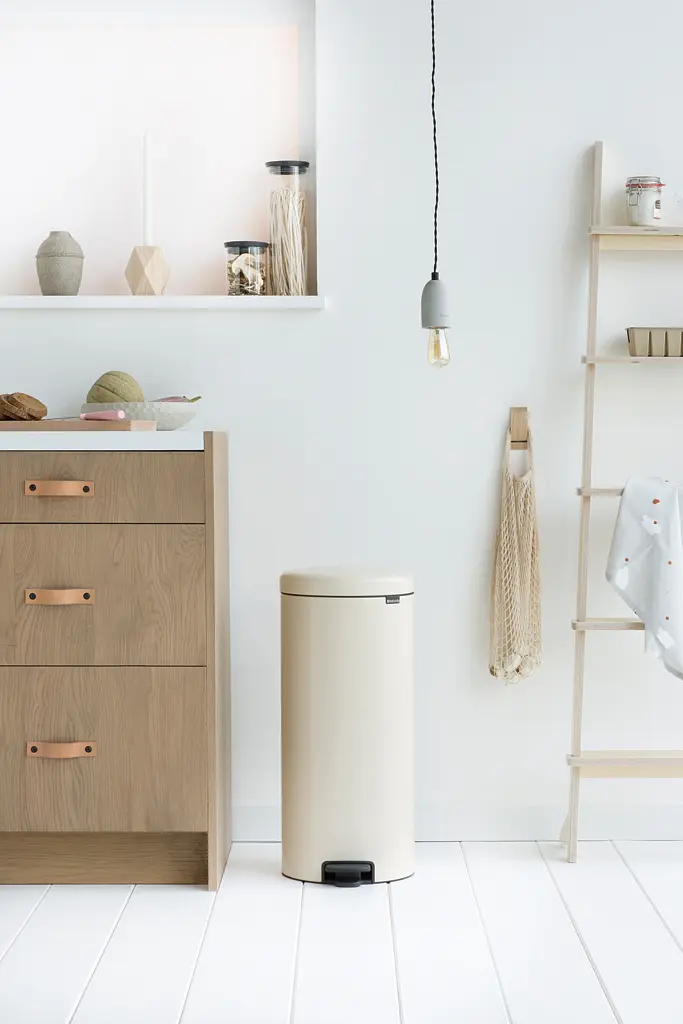 Бак для сміття Brabantia Pedal Bin, мигдальний, 30 л (114281) - фото 6