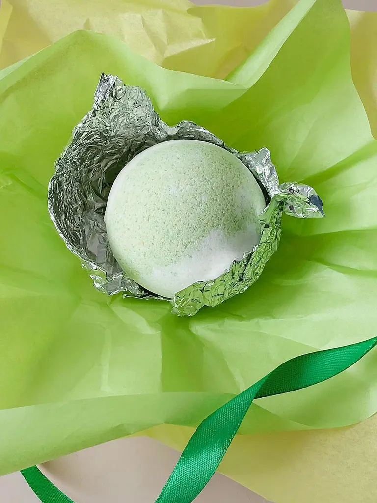 Бомбочка-гейзер для ванни Svich Shop Iren Osadcha Яскрава нота лимона 180 г - фото 2