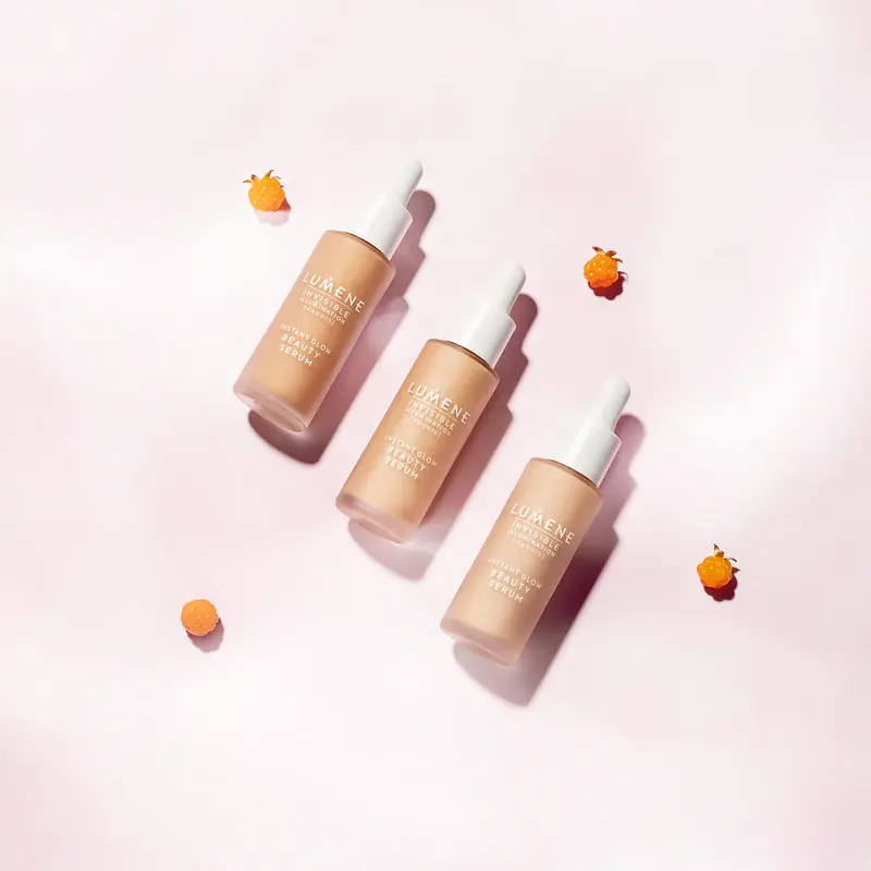 Сироватка-флюїд з тонуючим ефектом Lumene Invisible Illumination Instant Glow Beauty Serum відтінок Universal Light 30 мл - фото 3