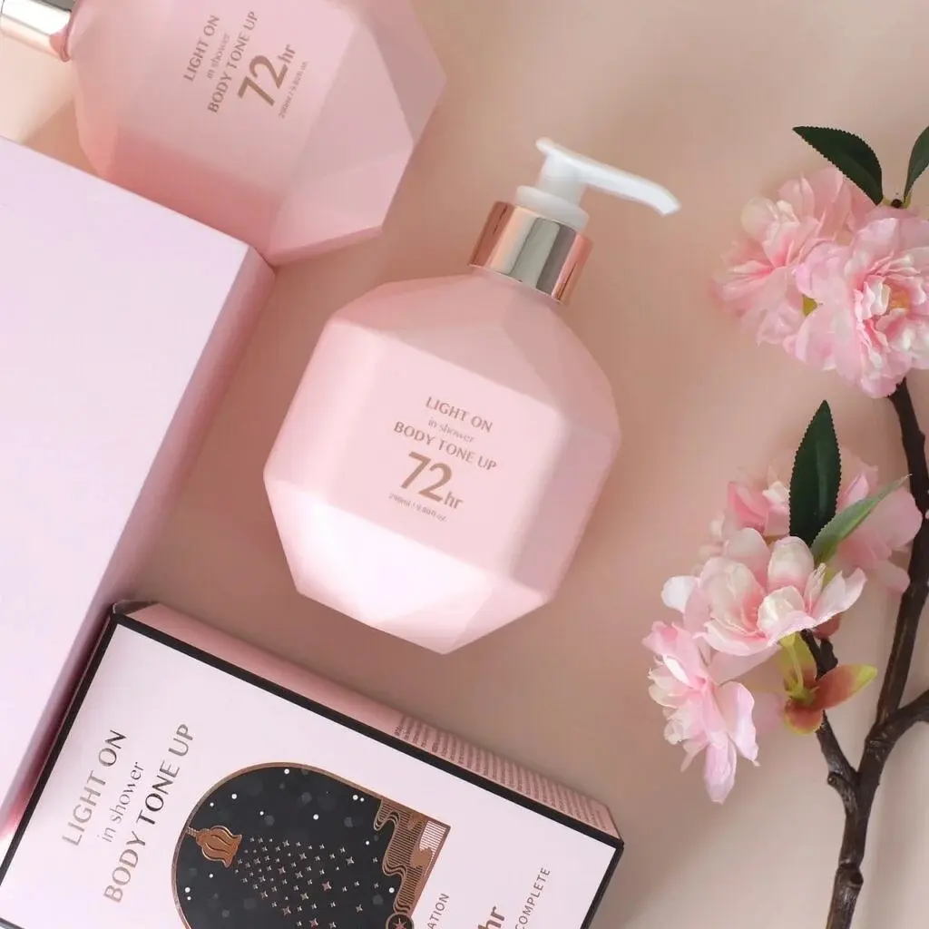 Тонік для тіла Beauty of Majesty BOM Light On in Shower Body Tone up 290 мл - фото 9