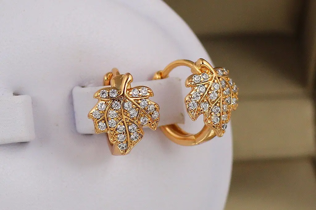 Сережки Xuping Jewelry кленовий листочок 1.3 см золотисті - фото 2