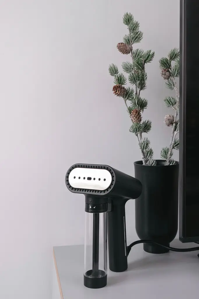 Отпариватель портативный SteamOne черный (EUNS150B) - фото 16