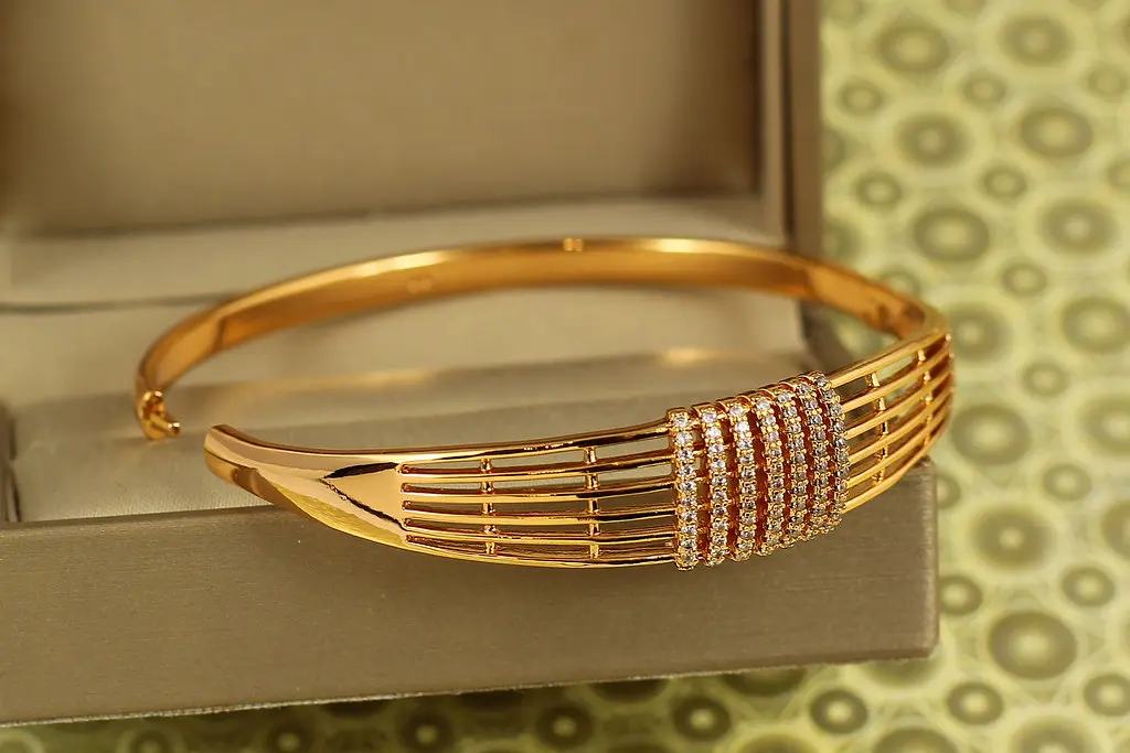 Браслет бенгл Xuping Jewelry Музика струн 60 мм на руку від 17 до 19 см золотистий - фото 2