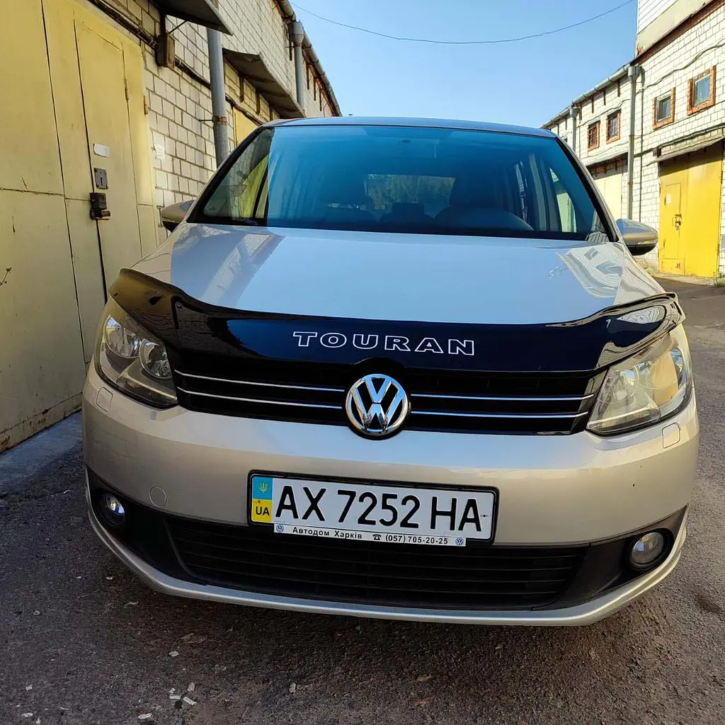 Дефлектор капота мухобійка Volkswagen Touran II 2010-2015 Voron Glass - фото 6