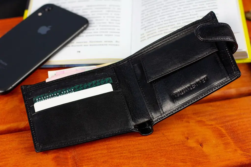 Чоловіче портмоне з натуральної шкіри ST Leather В104 чорне 9,5 см - фото 9