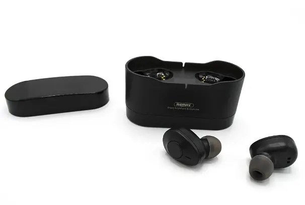 Беспроводная Bluetooth стерео гарнитура наушники Remax TWS-22 с кейсом Черный - фото 5