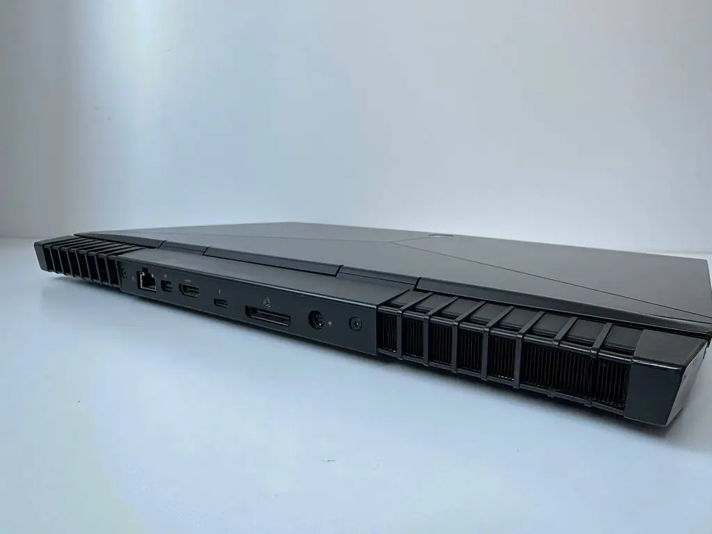 Ігровий ноутбук Dell Alienware 15 R4 15.6" (i7-8750H / 16GB / SSD 256GB / GTX 1070 8GB) б/в - фото 7