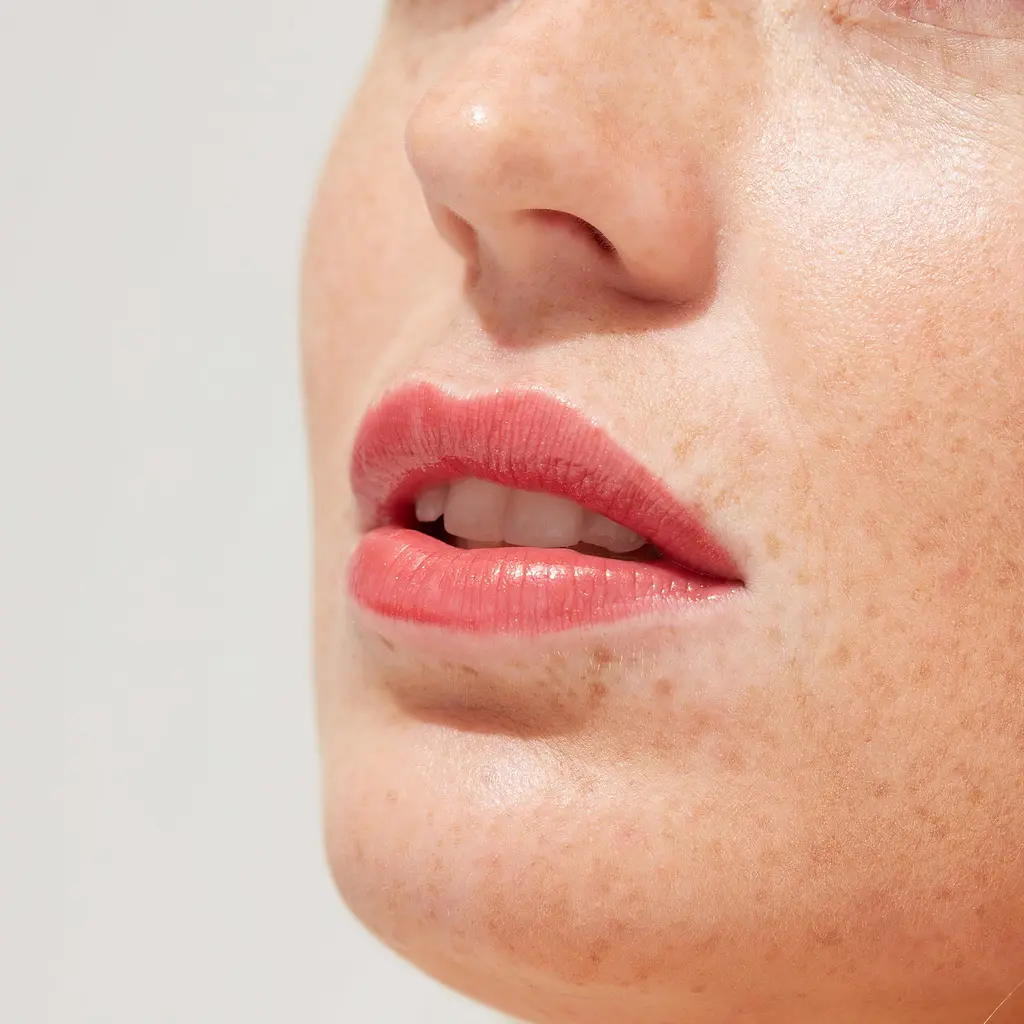Блиск для губ Gosh Lumi Lips відтінок 008 (Lol) 6 мл - фото 7