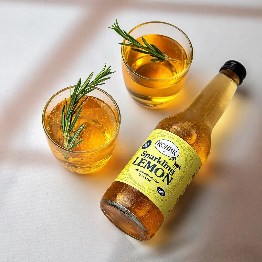 Нектар Коник Sparkling lemon яблучний газований 330 мл - фото 3