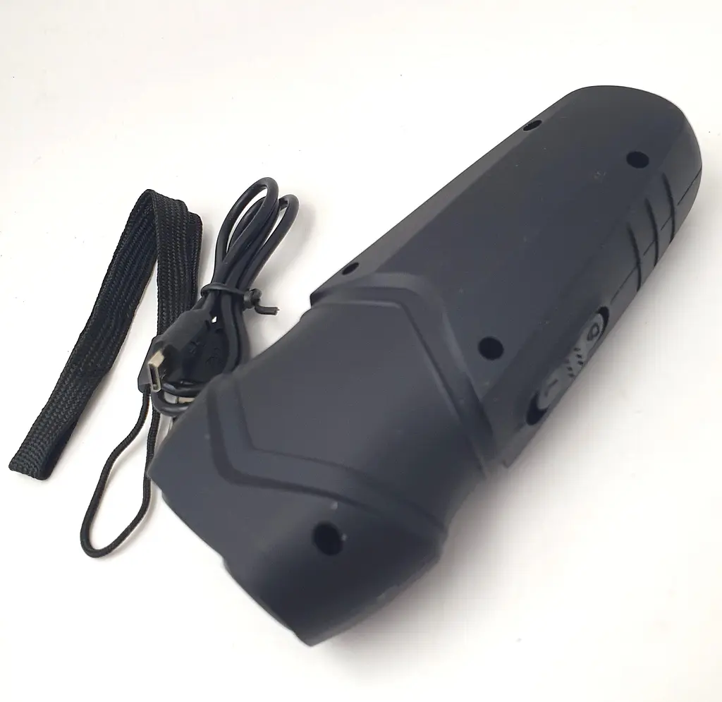 Ультразвуковий акумуляторний відлякувач собак із ліхтариком Ultrasonic Dog Repeller PU 70/8669 - фото 4