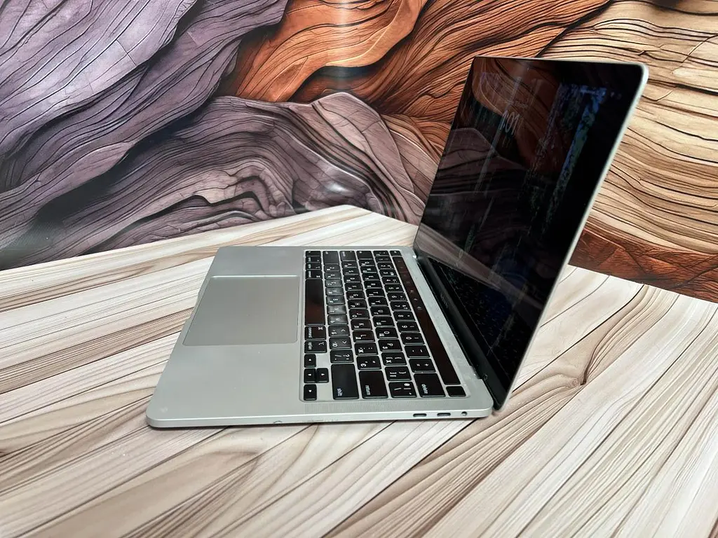Ноутбук Apple MacBook Pro 13" 2020 i7-1068NG7/32/512 (C02DV4M9ML87) Б/в - фото 3