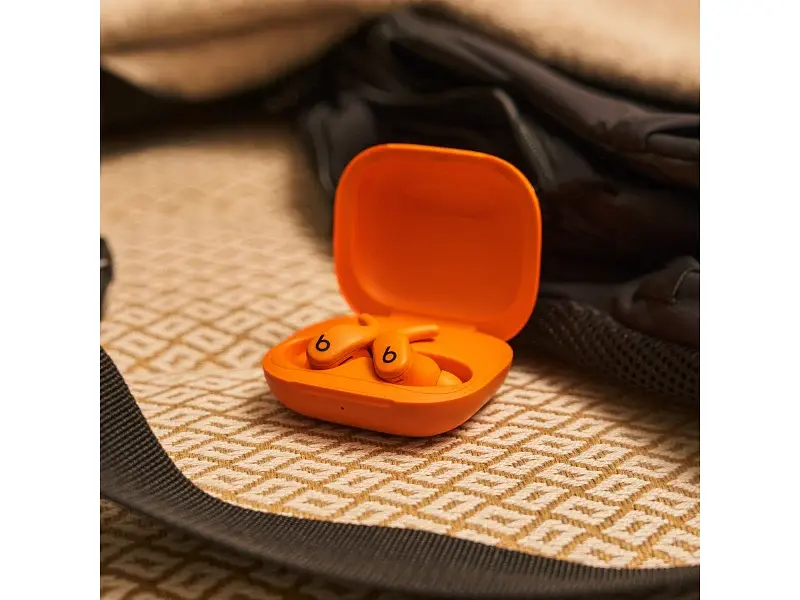 Навушники TWS Beats Power Fit — Wireless Fitness Earbuds with Secure Fit — Spark Orange (ME2M4) - фото 7