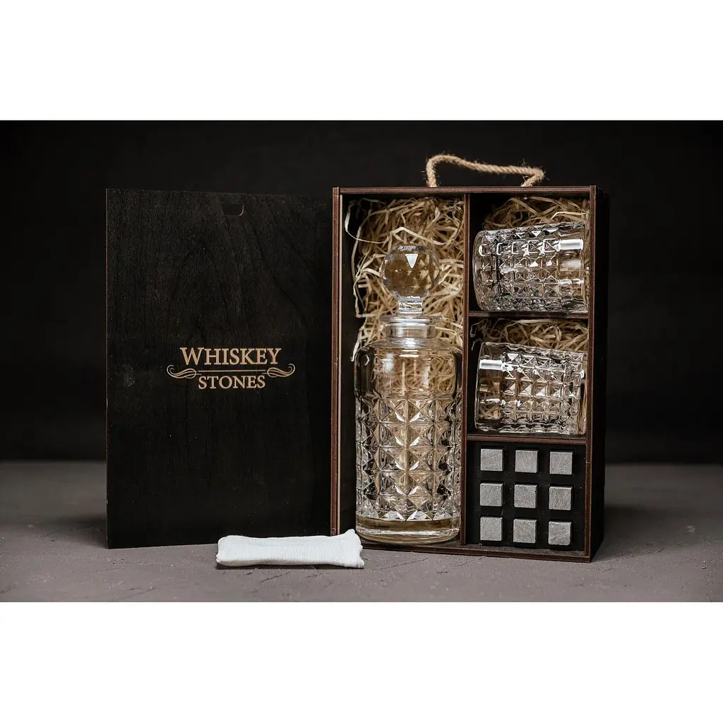 Подарунковий набір Whiskey Stones камені для віскі у дерев'яному пеналі №7 + декантер і 2 склянки Bohemia Diamond + щипці + мішечок - фото 2