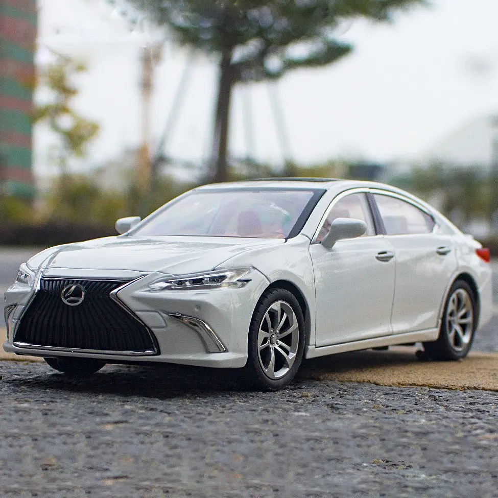 Колекційна металева модель автомобіля АвтоЕксперт Lexus ES 300h з інерцією, світлом та звуком 1:24 - фото 5