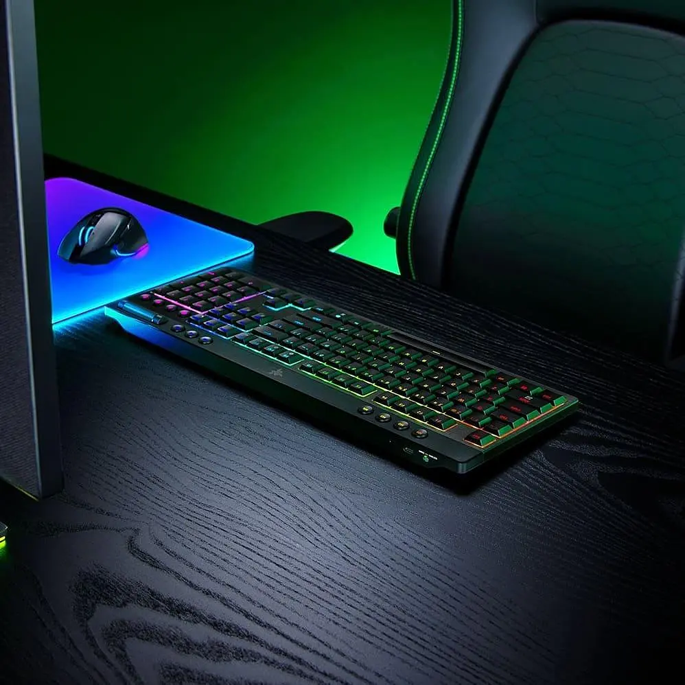 Клавіатура Razer BlackWidow V4 Low-Profile Yellow switch (RZ03-05271500-R3M1) - фото 7